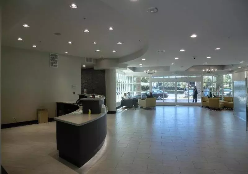 Отель Holiday Inn West Covina, An Ihg