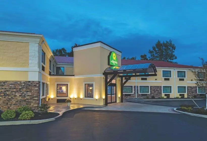 فندق La Quinta Inn By Wyndham Buffalo Airport