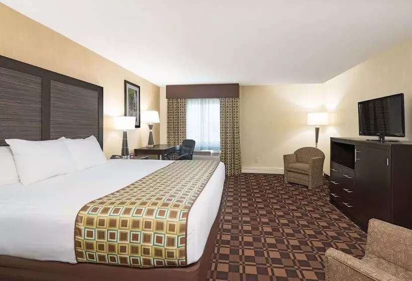 فندق La Quinta Inn By Wyndham Buffalo Airport