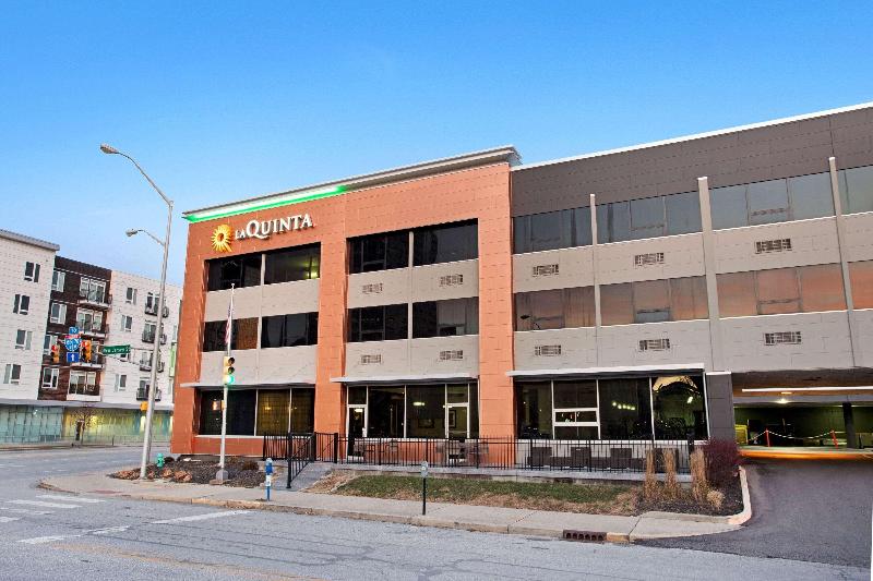 فندق La Quinta Inn & Suites By Wyndham Indianapolis Downtown