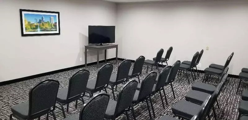 בית מלון כפרי La Quinta Inn & Suites By Wyndham Indianapolis Downtown