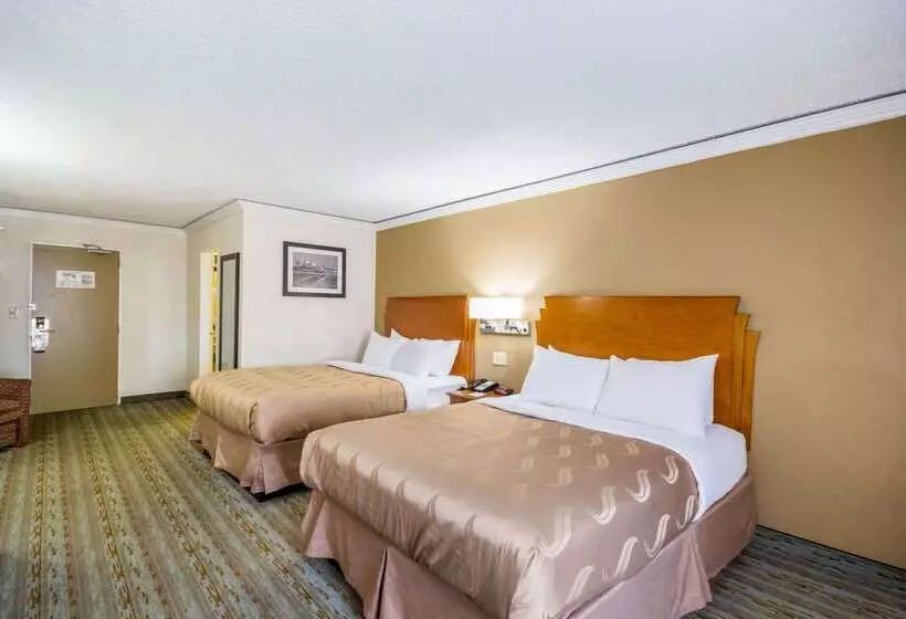 Отель Quality Inn & Suites Kansas City   Independence I 70 East