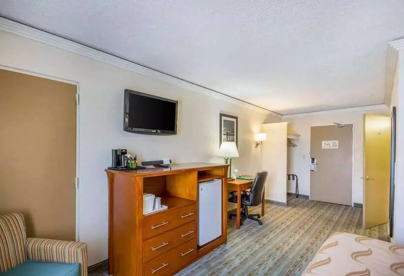 Отель Quality Inn & Suites Kansas City   Independence I 70 East