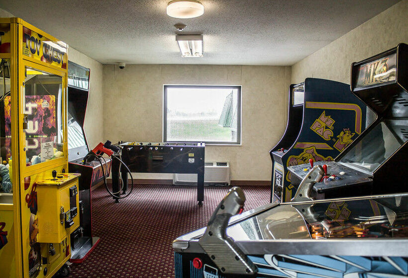 هتل Quality Inn & Conference Center