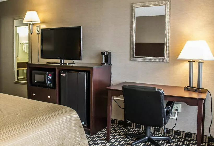 Отель Quality Inn & Conference Center