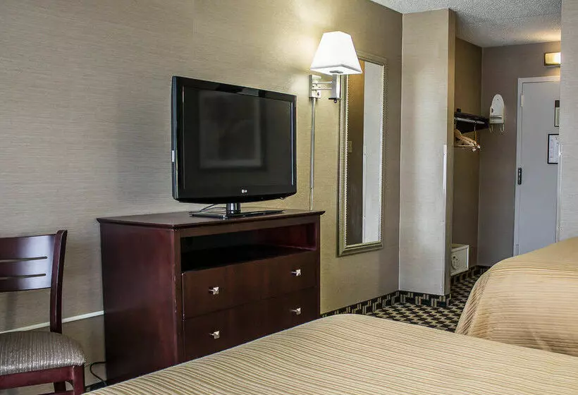 Отель Quality Inn & Conference Center