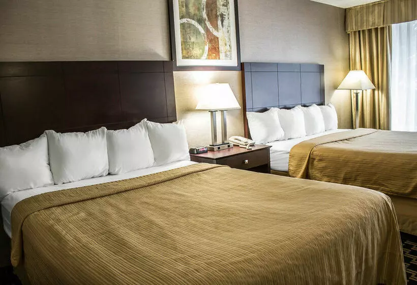 Отель Quality Inn & Conference Center
