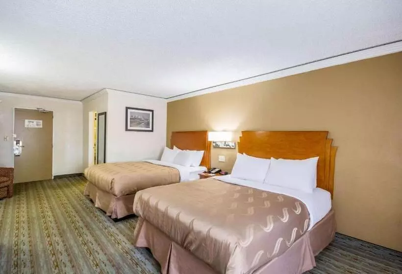 Отель Quality Inn & Suites Kansas City   Independence I 70 East