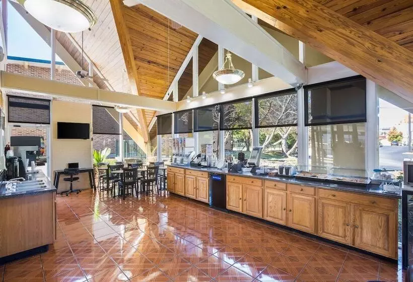 Hotel Super 8 By Wyndham Macon Ga