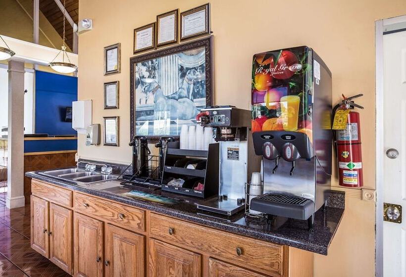 هتل Super 8 By Wyndham Macon Ga