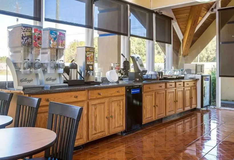 Hotel Super 8 By Wyndham Macon Ga