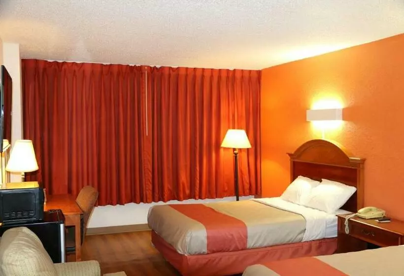 酒店 Sky  At Tulsa Airport