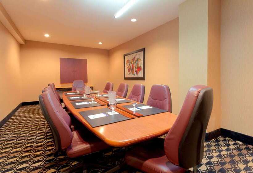 فندق Wyndham Garden Norfolk Downtown