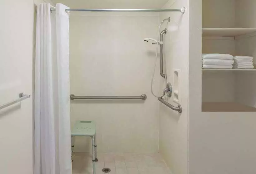 فندق Days Inn By Wyndham Camarillo  Ventura