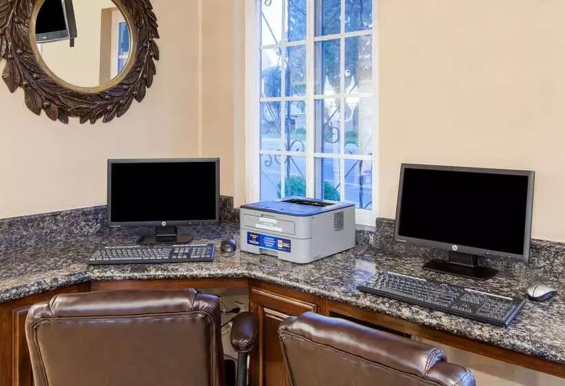 فندق Days Inn By Wyndham Camarillo  Ventura