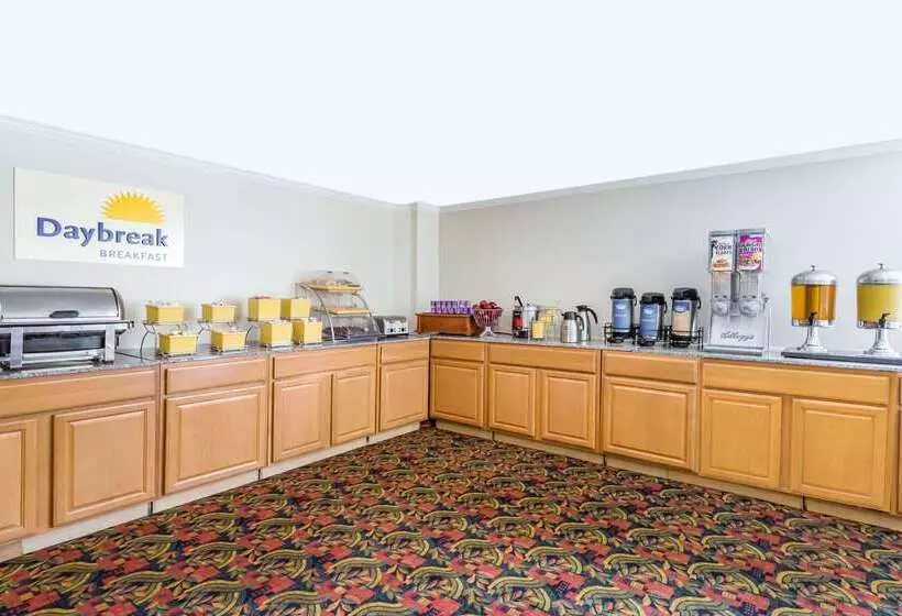 Отель Days Inn By Wyndham Williamsburg Historic Area