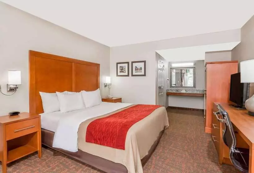 Отель Days Inn By Wyndham Williamsburg Historic Area