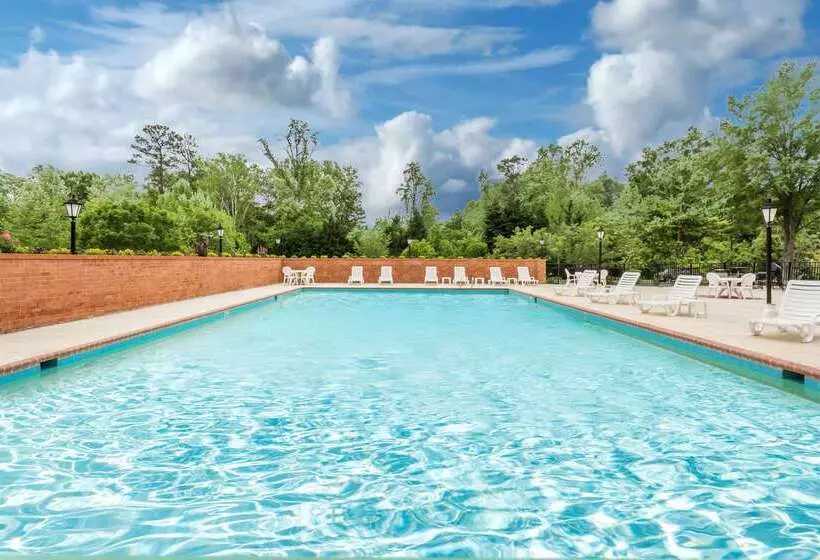 Отель Days Inn By Wyndham Williamsburg Historic Area