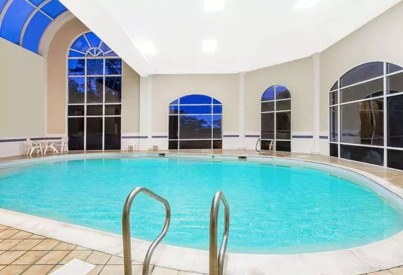 Отель Days Inn By Wyndham Williamsburg Historic Area