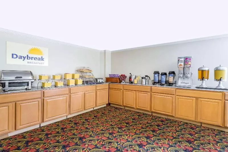 Отель Days Inn By Wyndham Williamsburg Historic Area