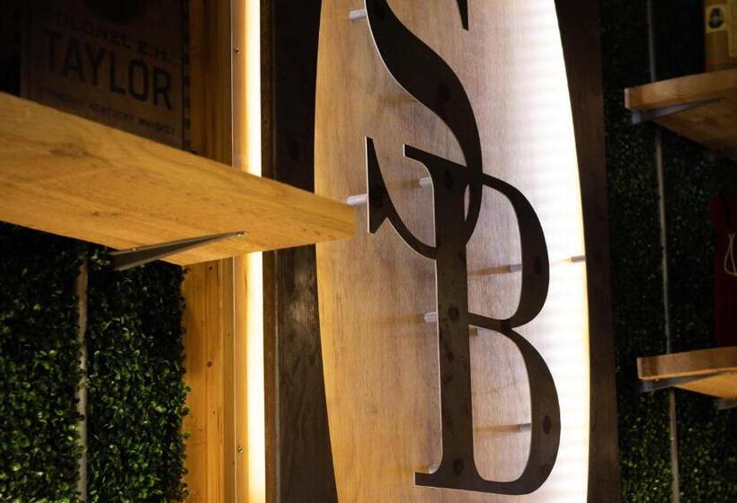 هتل Graduate By Hilton Lincoln