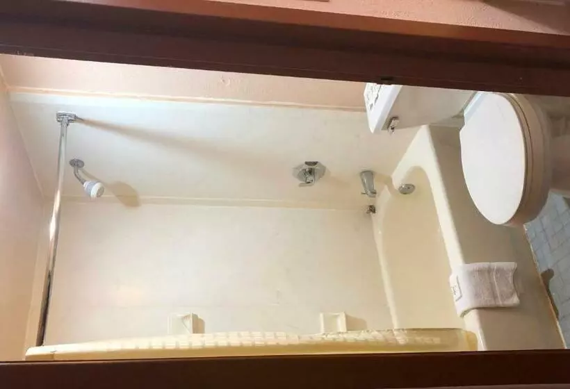 Otel Guest Inn Austell