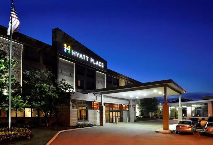 호텔 Comfort Suites Milwaukee West