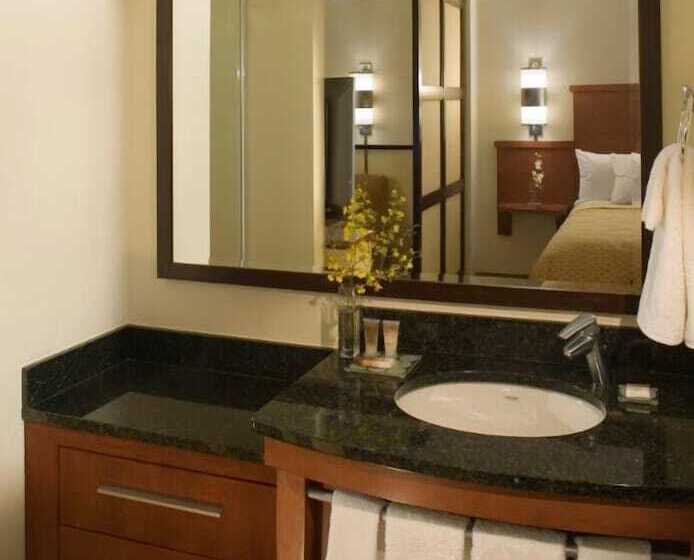فندق Comfort Suites Milwaukee West