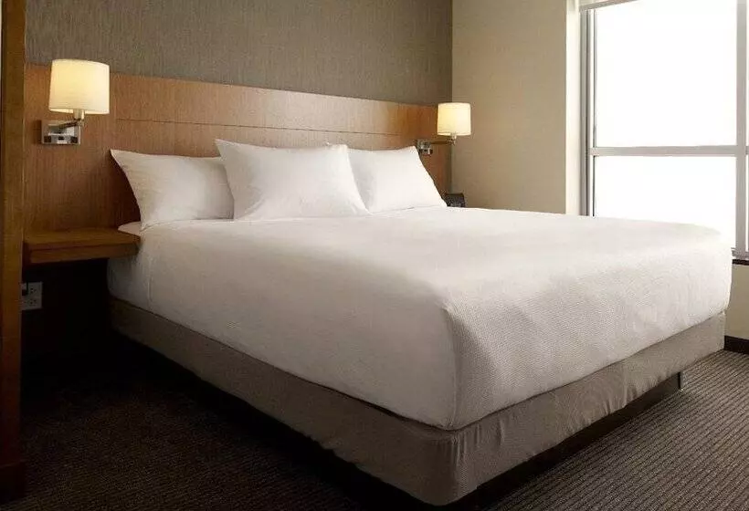 호텔 Comfort Suites Milwaukee West