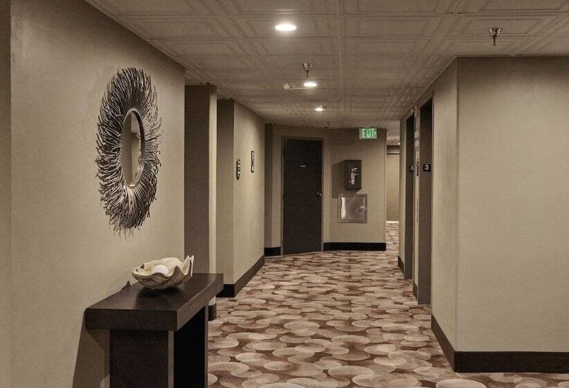 هتل La Cuesta Inn