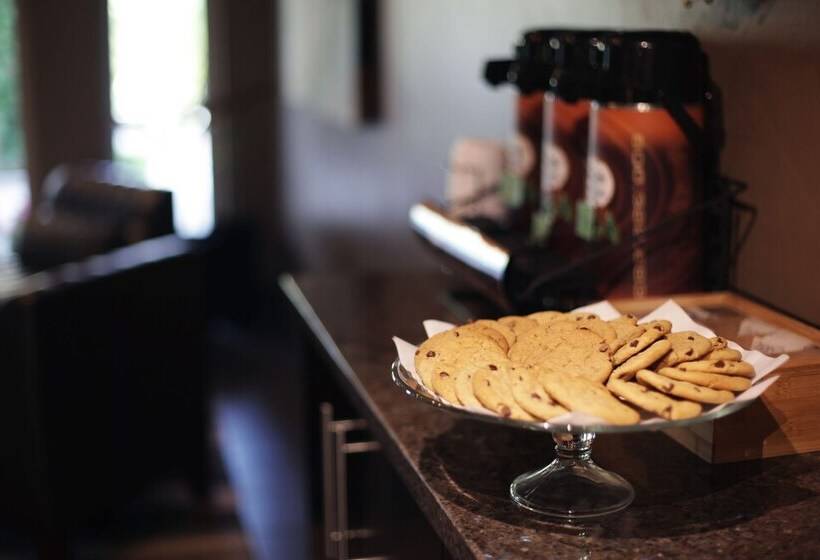 هتل La Cuesta Inn