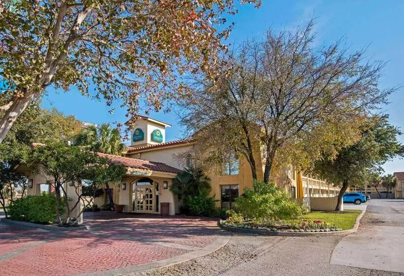 Hotel La Quinta Inn By Wyndham San Antonio I35 N At Rittiman Rd