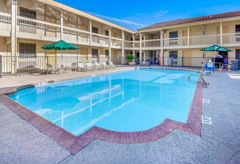 Hotel La Quinta Inn By Wyndham San Antonio I35 N At Rittiman Rd