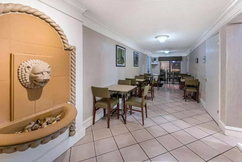 ホテル La Quinta Inn By Wyndham San Antonio I35 N At Rittiman Rd