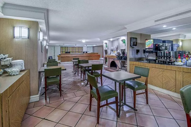 ホテル La Quinta Inn By Wyndham San Antonio I35 N At Rittiman Rd