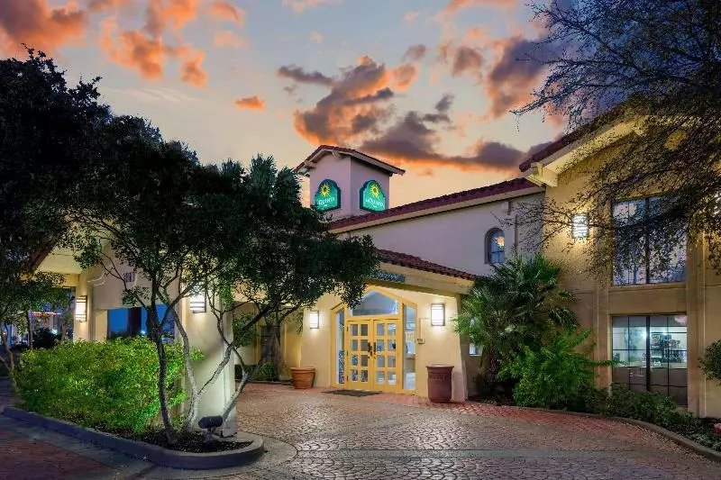 ホテル La Quinta Inn By Wyndham San Antonio I35 N At Rittiman Rd