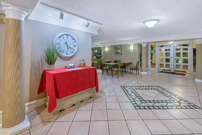ホテル La Quinta Inn By Wyndham San Antonio I35 N At Rittiman Rd