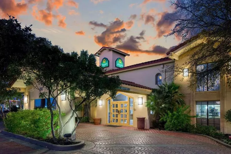 ホテル La Quinta Inn By Wyndham San Antonio I35 N At Rittiman Rd