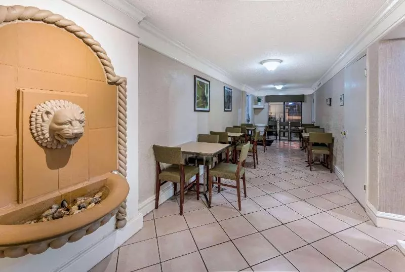 ホテル La Quinta Inn By Wyndham San Antonio I35 N At Rittiman Rd