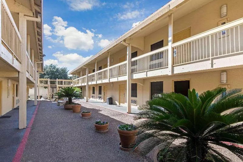 ホテル La Quinta Inn By Wyndham San Antonio I35 N At Rittiman Rd