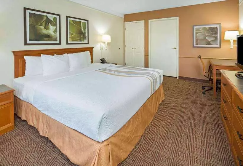 Hotelli La Quinta Inn By Wyndham San Diego  Miramar
