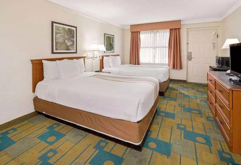 Hotelli La Quinta Inn By Wyndham San Diego  Miramar