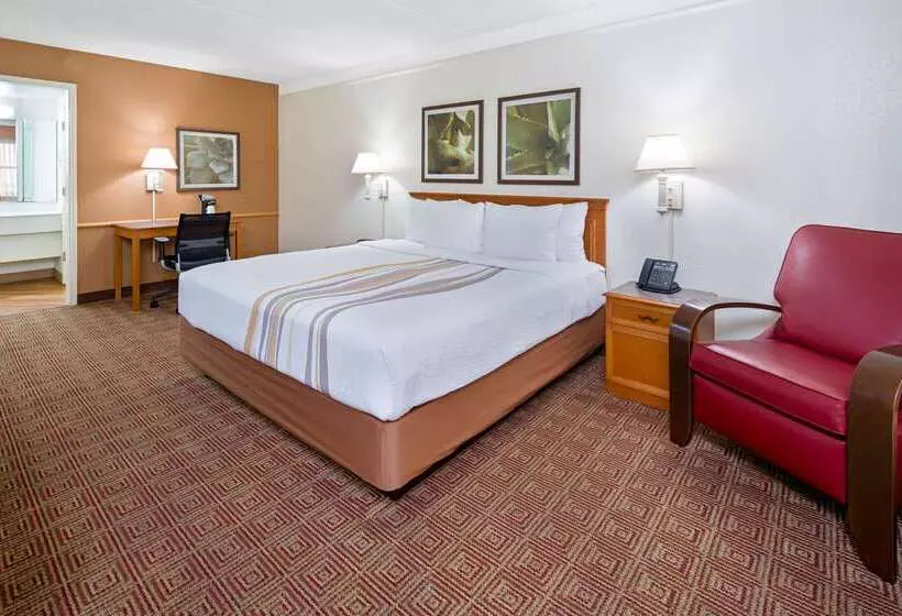 Hotelli La Quinta Inn By Wyndham San Diego  Miramar