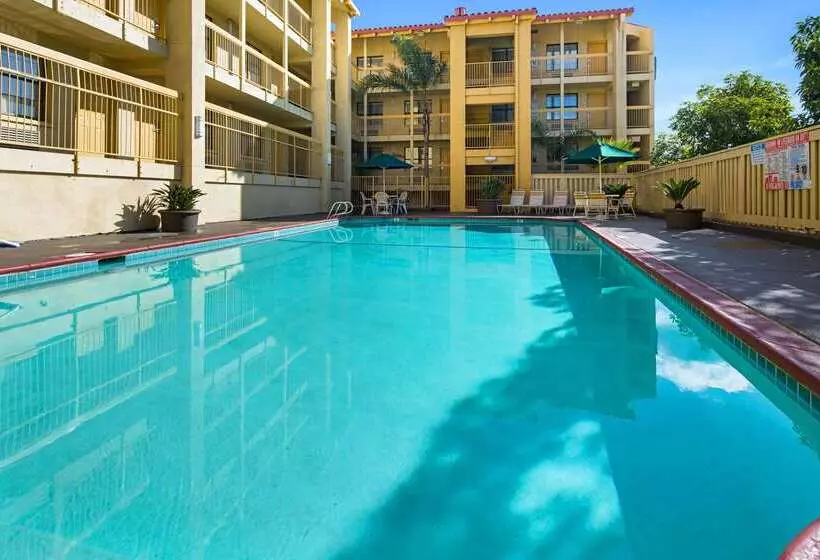 Hotelli La Quinta Inn By Wyndham San Diego  Miramar