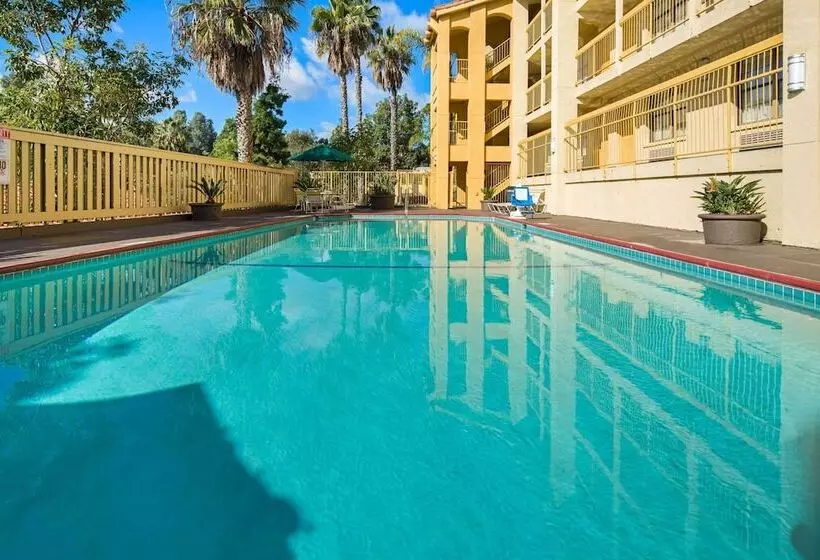 Hotelli La Quinta Inn By Wyndham San Diego  Miramar