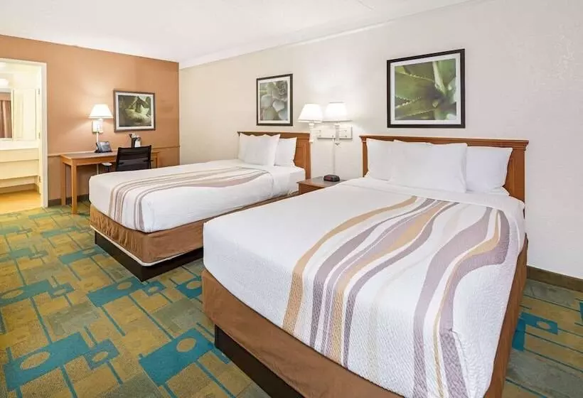 Hotelli La Quinta Inn By Wyndham San Diego  Miramar