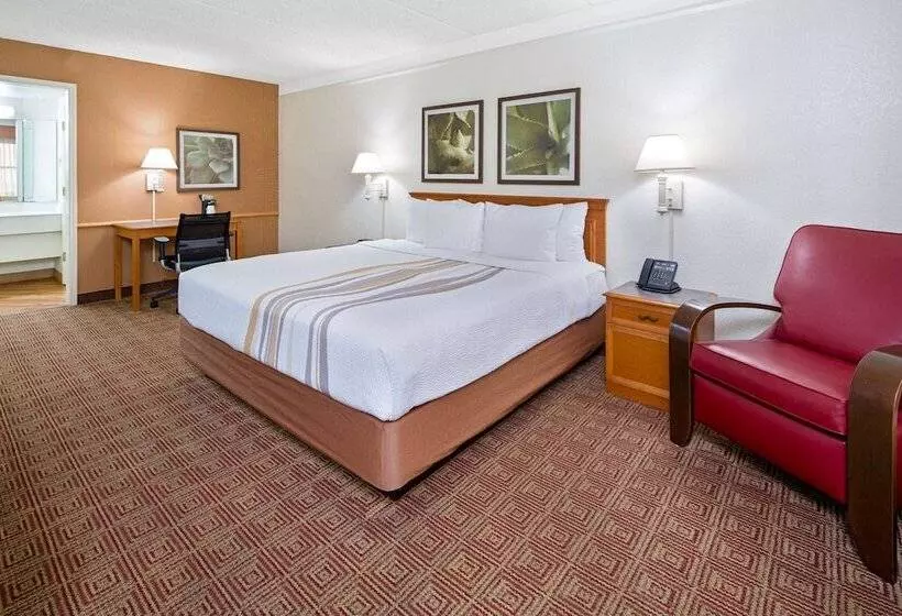Hotelli La Quinta Inn By Wyndham San Diego  Miramar