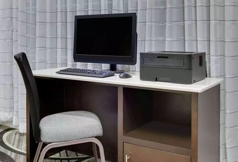 Отель La Quinta By Wyndham Dallas North Central