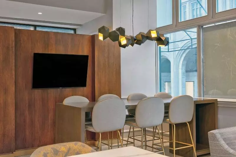 هتل Le Meridien St. Louis Downtown