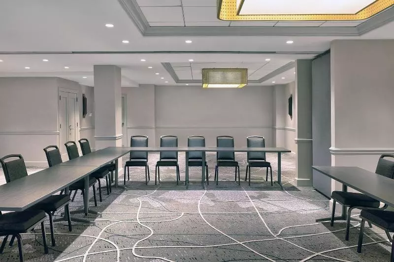 هتل Le Meridien St. Louis Downtown